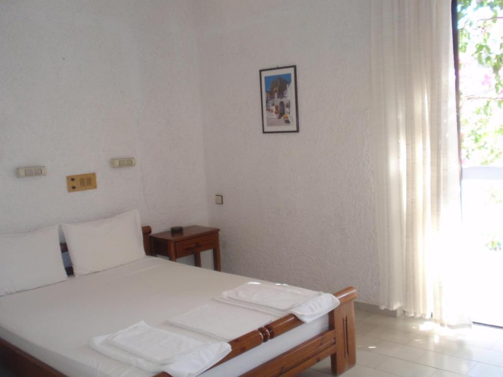 Fevro Hotel Ajía Galíni Szoba fotó