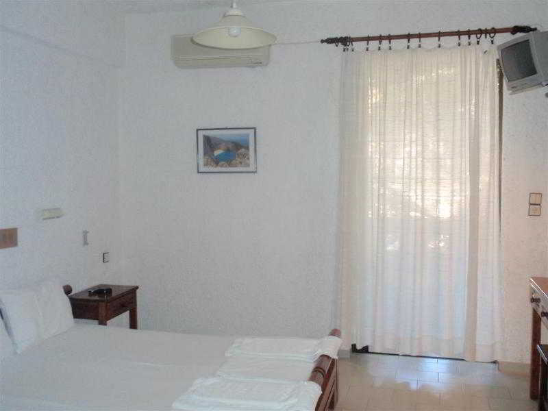 Fevro Hotel Ajía Galíni Kültér fotó