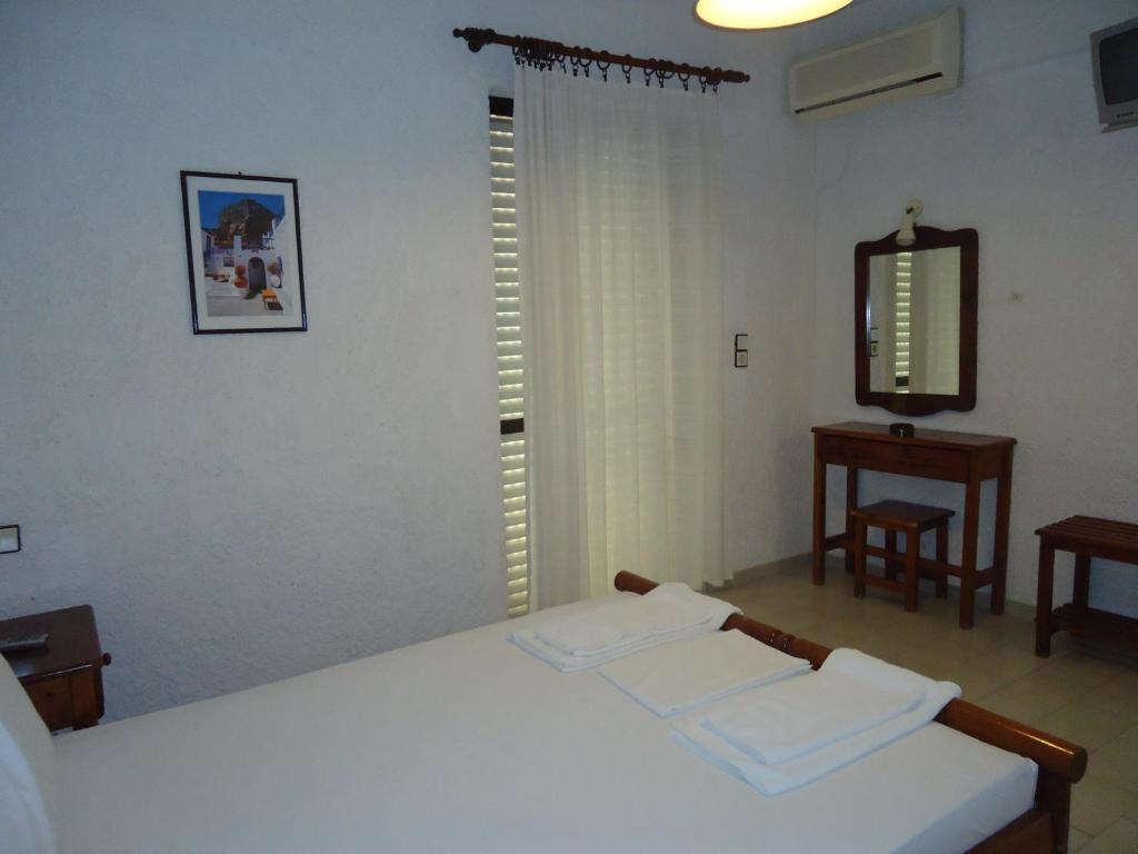 Fevro Hotel Ajía Galíni Kültér fotó