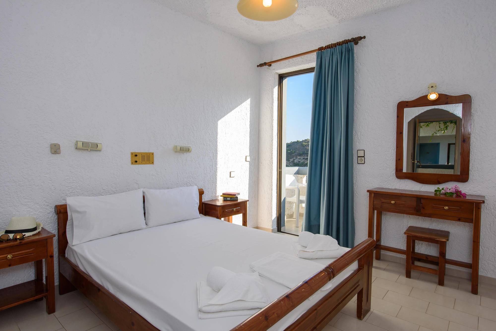 Fevro Hotel Ajía Galíni Kültér fotó