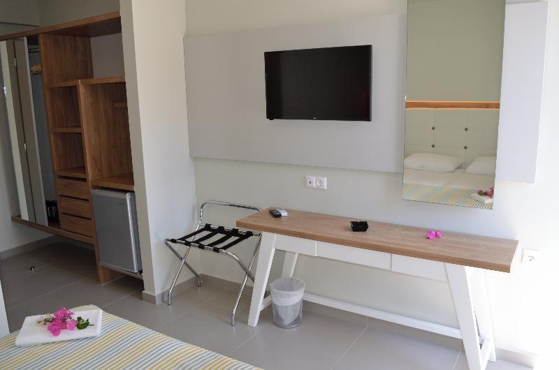 Fevro Hotel Ajía Galíni Kültér fotó